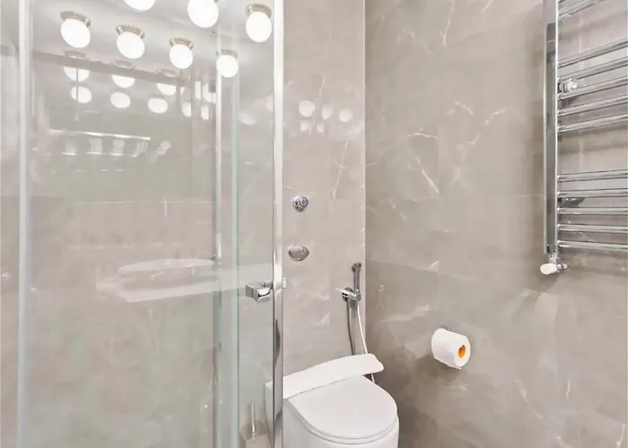 Hostmate - - Sammartini - *