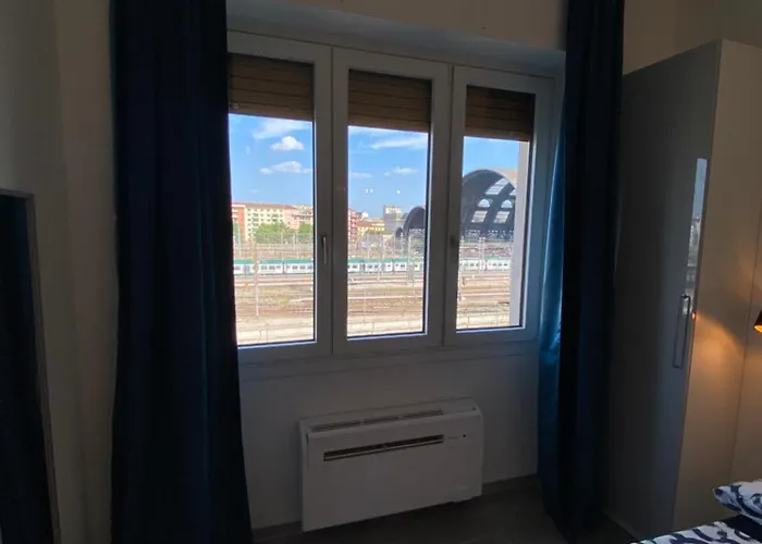 Hostmate - - Sammartini -